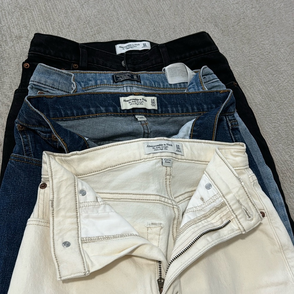 3 Abercrombie jeans (black sold out)